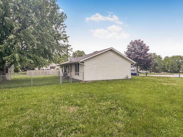 435 Alison Ct, Lancaster, OH 43130 - view of side of property