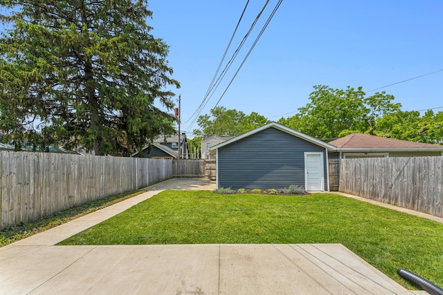 211 Guernsey Ave, Columbus, OH 43204 - view of yard featuring a patio