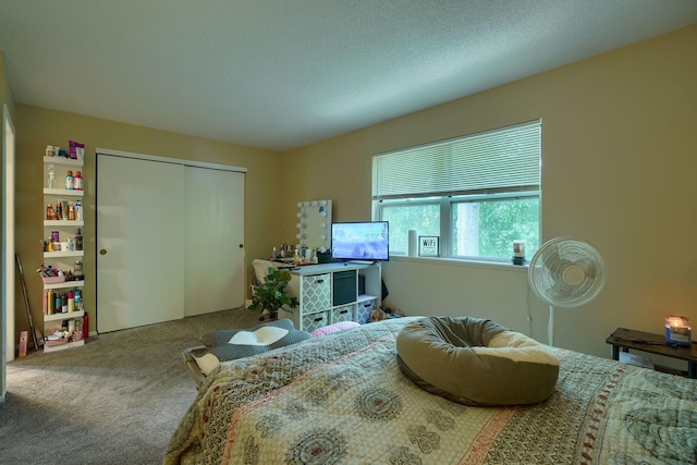 7581-7583 Pickett Ln Unit 83, Columbus, OH 43235 - bedroom featuring carpet flooring and a closet