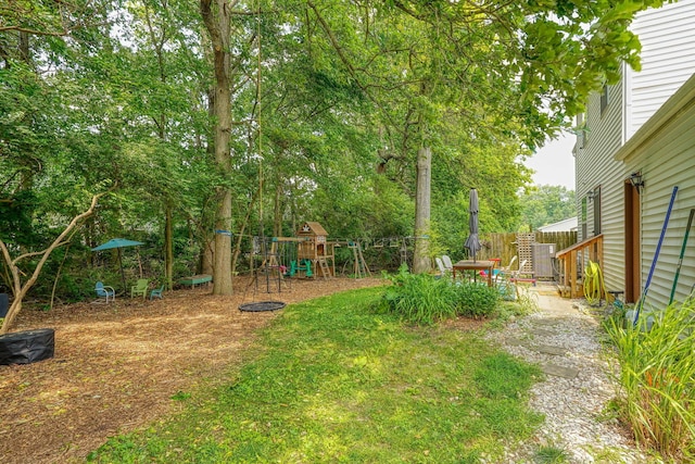 7581-7583 Pickett Ln Unit 83, Columbus, OH 43235 - view of yard featuring a playground