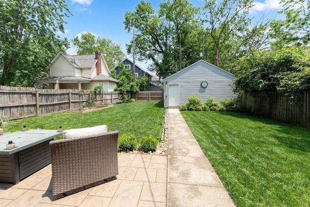 540 Linwood Ave, Columbus, OH 43205 - view of yard featuring a patio and an outdoor structure