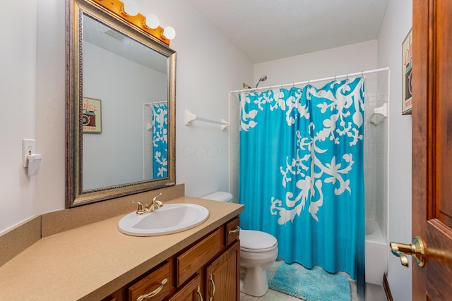 1315 Shelby Cir, Reynoldsburg, OH 43068 - full bath with vanity, shower / tub combo with curtain, and tile patterned floors