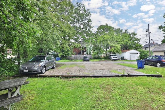 368 Alden Ave Unit 368, Columbus, OH 43201 - view of yard with driveway