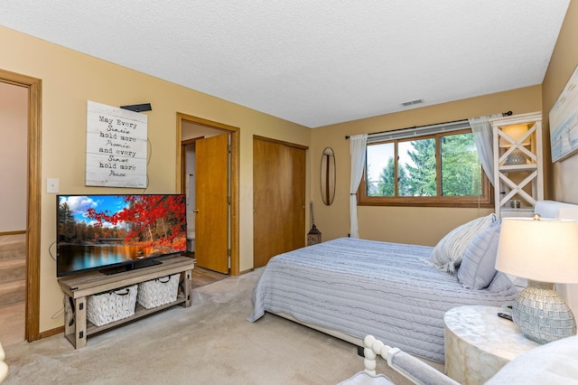 7179 Inverness Ct, Dublin, OH 43016 - bedroom featuring carpet flooring and a textured ceiling