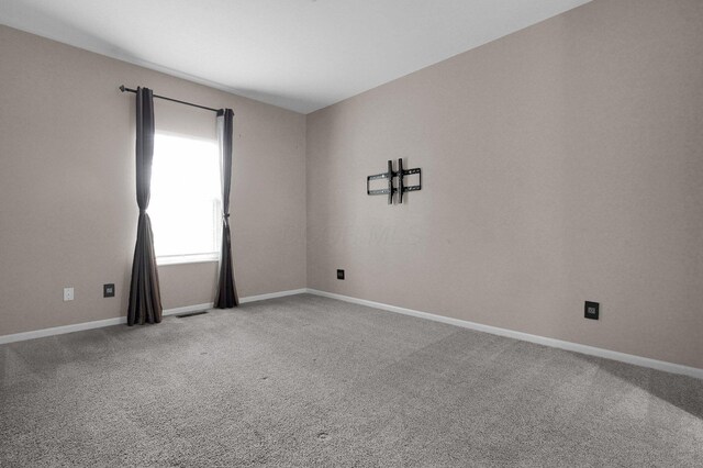6221 Craughwell Ln, Dublin, OH 43017 - carpeted spare room with baseboards