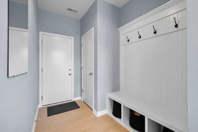 3834 Brody Dr, Grove City, OH 43123 - mudroom featuring light wood-style floors and baseboards