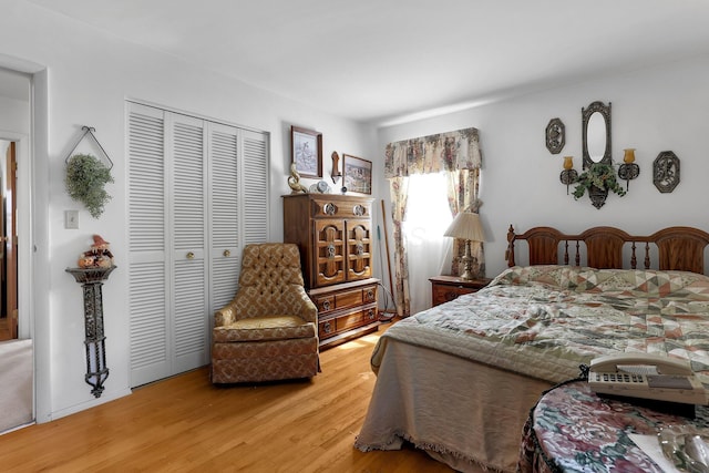 3723 Klibreck Dr, Columbus, OH 43228 - bedroom with a closet and wood finished floors