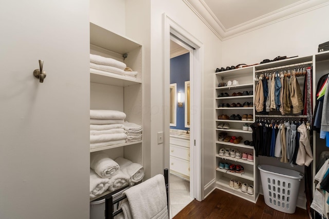 14 Lyonsgate Rd, Bexley, OH 43209 - spacious closet featuring wood finished floors