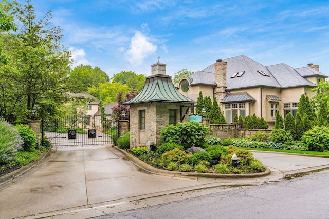 14 Lyonsgate Rd, Bexley, OH 43209 - view of building exterior with concrete driveway