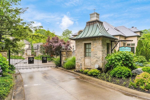 14 Lyonsgate Rd, Bexley, OH 43209 - view of gate