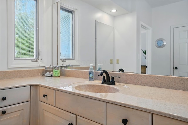 9146 Shawnee Trl, Powell, OH 43065 - bathroom with vanity
