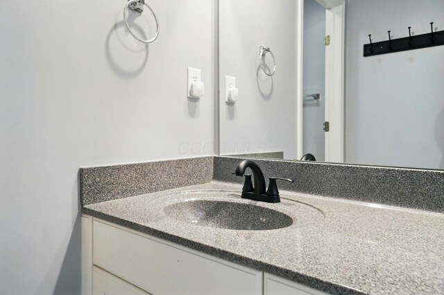 9146 Shawnee Trl, Powell, OH 43065 - bathroom featuring vanity