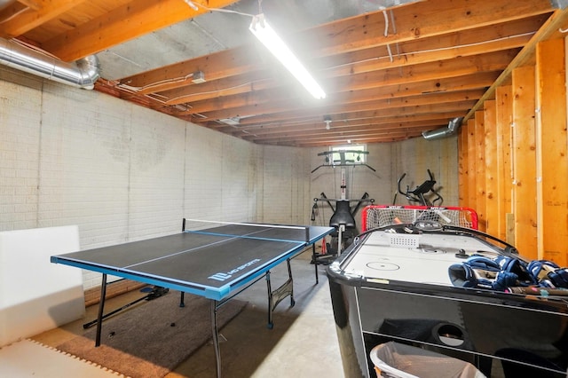 9146 Shawnee Trl, Powell, OH 43065 - playroom with finished concrete floors