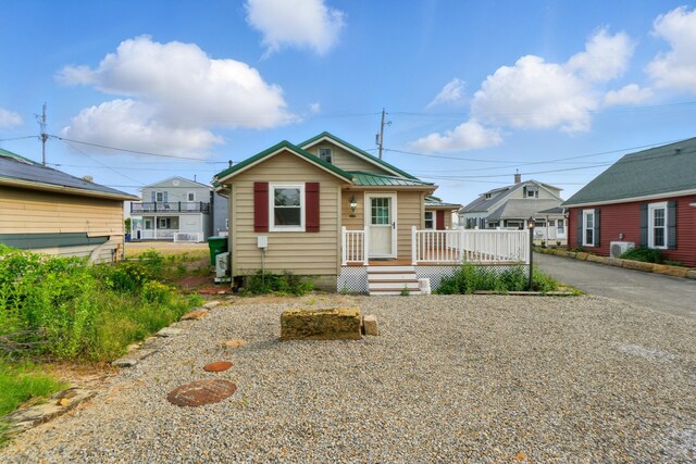 4881 Decker Ave NE, Thornville, OH 43076 - bungalow-style house featuring a deck