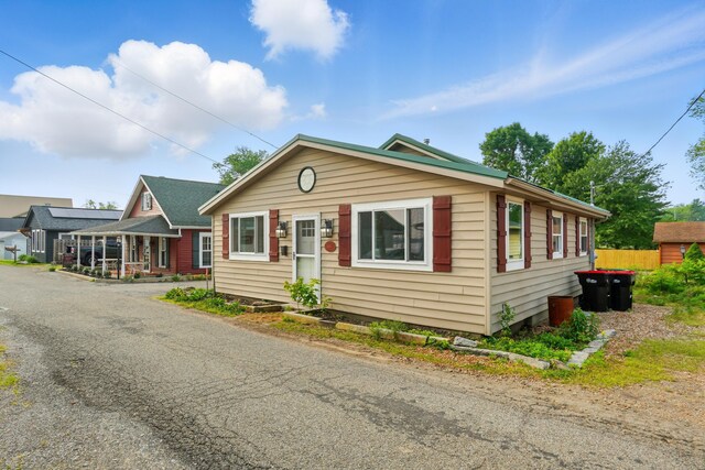 4881 Decker Ave NE, Thornville, OH 43076 - view of bungalow-style house