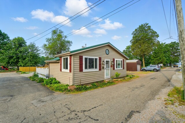 4881 Decker Ave NE, Thornville, OH 43076 - view of bungalow