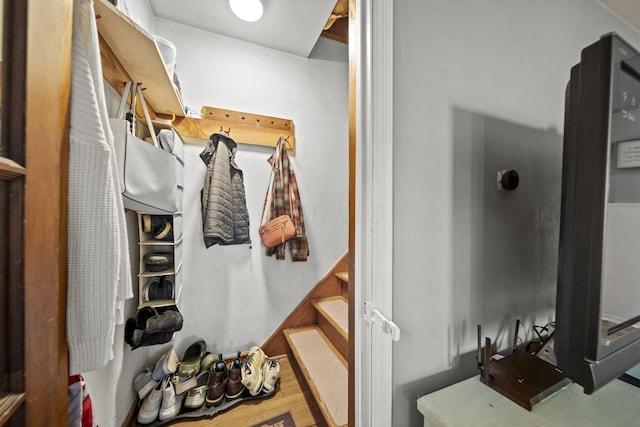 2107 Radnor Ave, Columbus, OH 43224 - view of mudroom