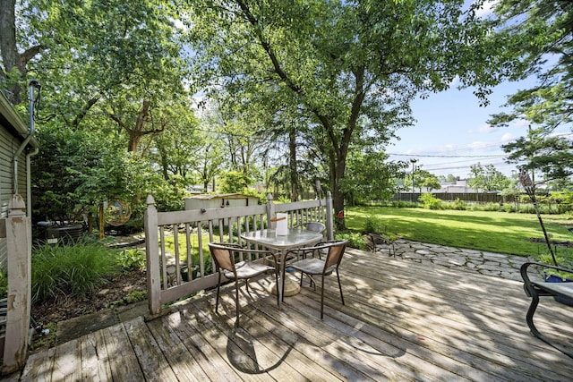 2107 Radnor Ave, Columbus, OH 43224 - wooden terrace with outdoor dining space