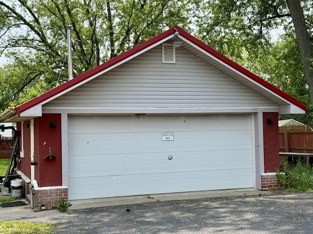 120 Chandler Ave, London, OH 43140 - view of detached garage
