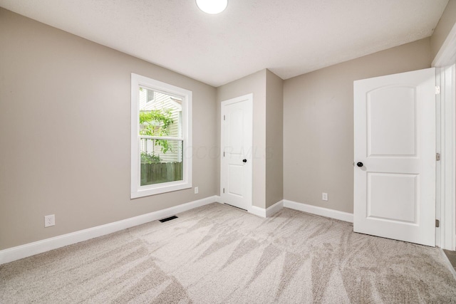 960 Carpenter St, Columbus, OH 43206 - unfurnished bedroom featuring carpet flooring and baseboards