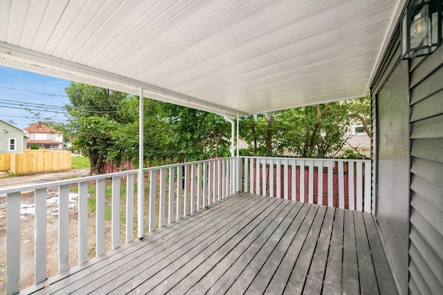 960 Carpenter St, Columbus, OH 43206 - view of wooden deck