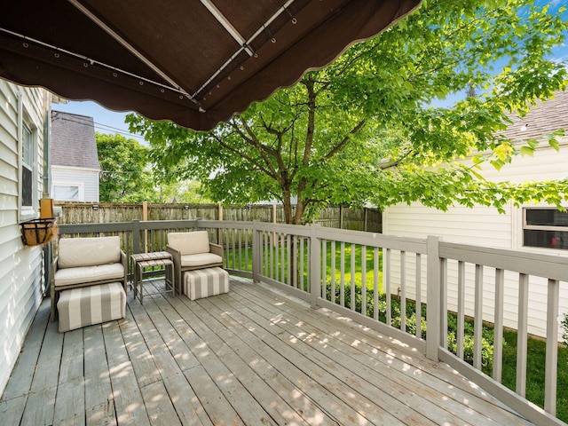 2805 Brandon Rd, Upper Arlington, OH 43221 - deck with a fenced backyard