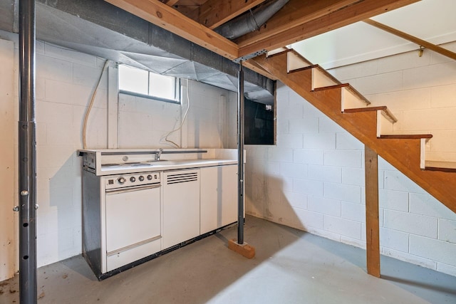 337 Naiche Ct, Columbus, OH 43213 - below grade area featuring concrete block wall