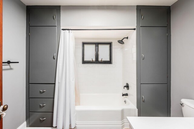 2174 Peachblow Rd, Lewis Center, OH 43035 - full bath with shower / tub combo with curtain, toilet, vanity, and a closet