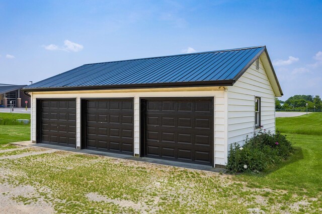 2174 Peachblow Rd, Lewis Center, OH 43035 - view of detached garage
