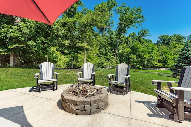 340 Olentangy W, Delaware, OH 43015 - view of patio with an outdoor fire pit