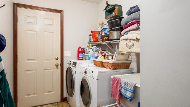 102 Sequoia Dr, Byesville, OH 43723 - laundry room with washing machine and dryer