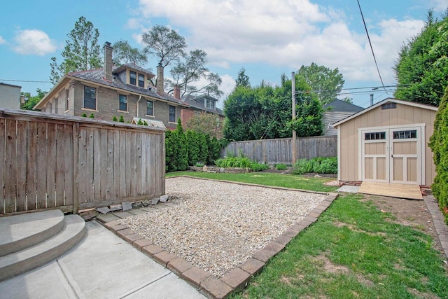 717 S 3rd St, Columbus, OH 43206 - fenced backyard with a storage unit