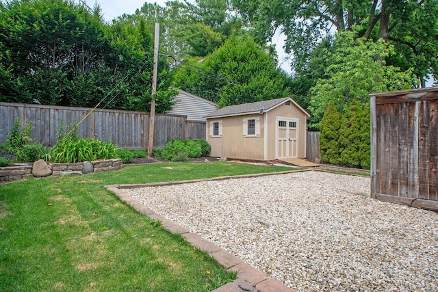 717 S 3rd St, Columbus, OH 43206 - fenced backyard with an outbuilding