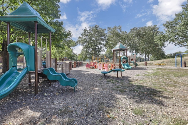 1442 S 4th St, Columbus, OH 43207 - view of community play area