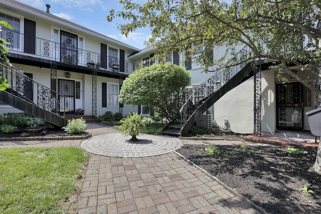1631 Roxbury Rd Unit B6, Columbus, OH 43212 - view of community featuring stairs