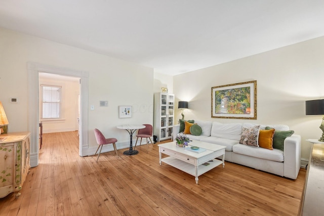 436 Beck St, Columbus, OH 43206 - living area featuring light wood-style floors and baseboards