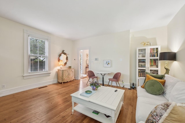 436 Beck St, Columbus, OH 43206 - living area featuring wood-type flooring and baseboards