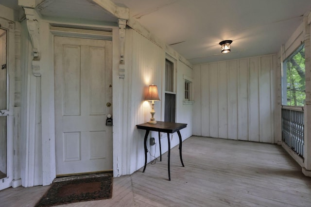 3381/2 16th St, Lancaster, OH 43130 - foyer entrance with wood finished floors