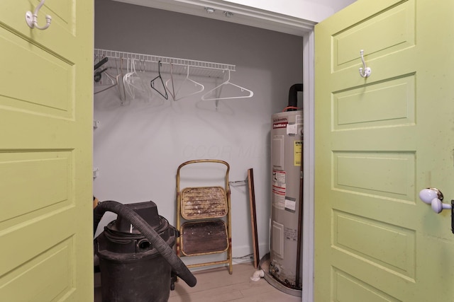 3381/2 16th St, Lancaster, OH 43130 - closet featuring water heater