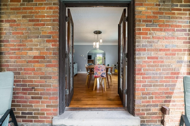141 S Kellner Rd, Columbus, OH 43209 - entrance to property with brick siding