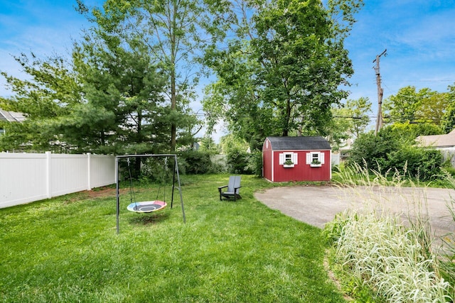 141 S Kellner Rd, Columbus, OH 43209 - view of yard with a storage shed
