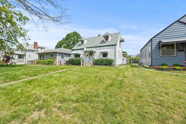 2770 Columbus Ave, Bexley, OH 43209 - view of front of house featuring a front yard