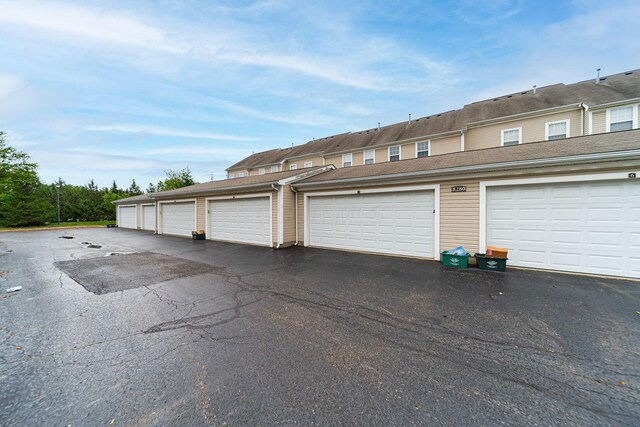 66 Highbluffs Blvd, Columbus, OH 43235