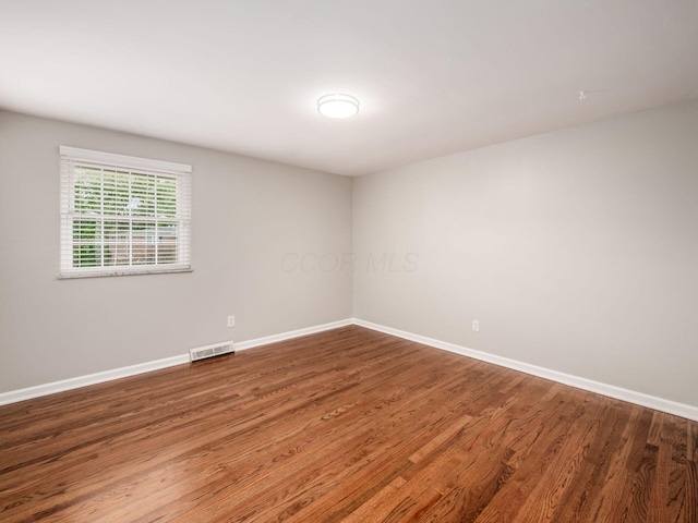 1360 Clubview Blvd S, Columbus, OH 43235 - empty room with wood finished floors and baseboards
