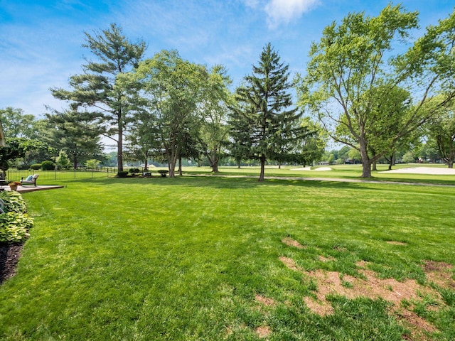 1360 Clubview Blvd S, Columbus, OH 43235 - view of grassy yard