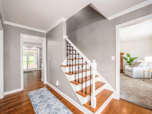1360 Clubview Blvd S, Columbus, OH 43235 - staircase featuring wood finished floors, crown molding, and baseboards