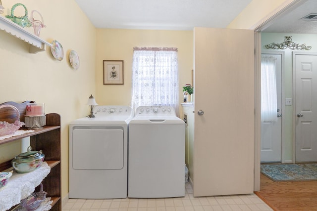 4714 Athalia Dr Unit 26B, Columbus, OH 43228 - laundry room featuring independent washer and dryer and light floors