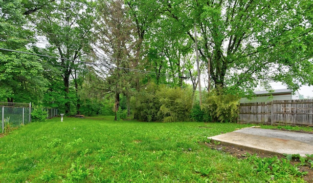 2474 Mecca Rd, Columbus, OH 43224 - view of yard featuring a patio