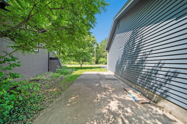 5770 Linworth Rd, Columbus, OH 43235 - view of home's exterior featuring a patio area