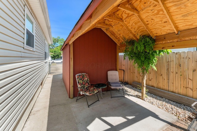 3009 Hiawatha St, Columbus, OH 43224 - view of patio / terrace